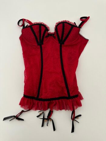 Corsetto rosso con pizzo & dettagli neri 80C