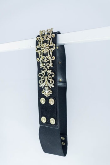 Cintura nera elasticizzata con dettagli dorati