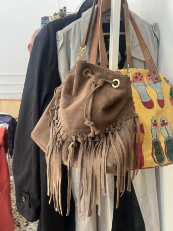 Borsa in suede con frange