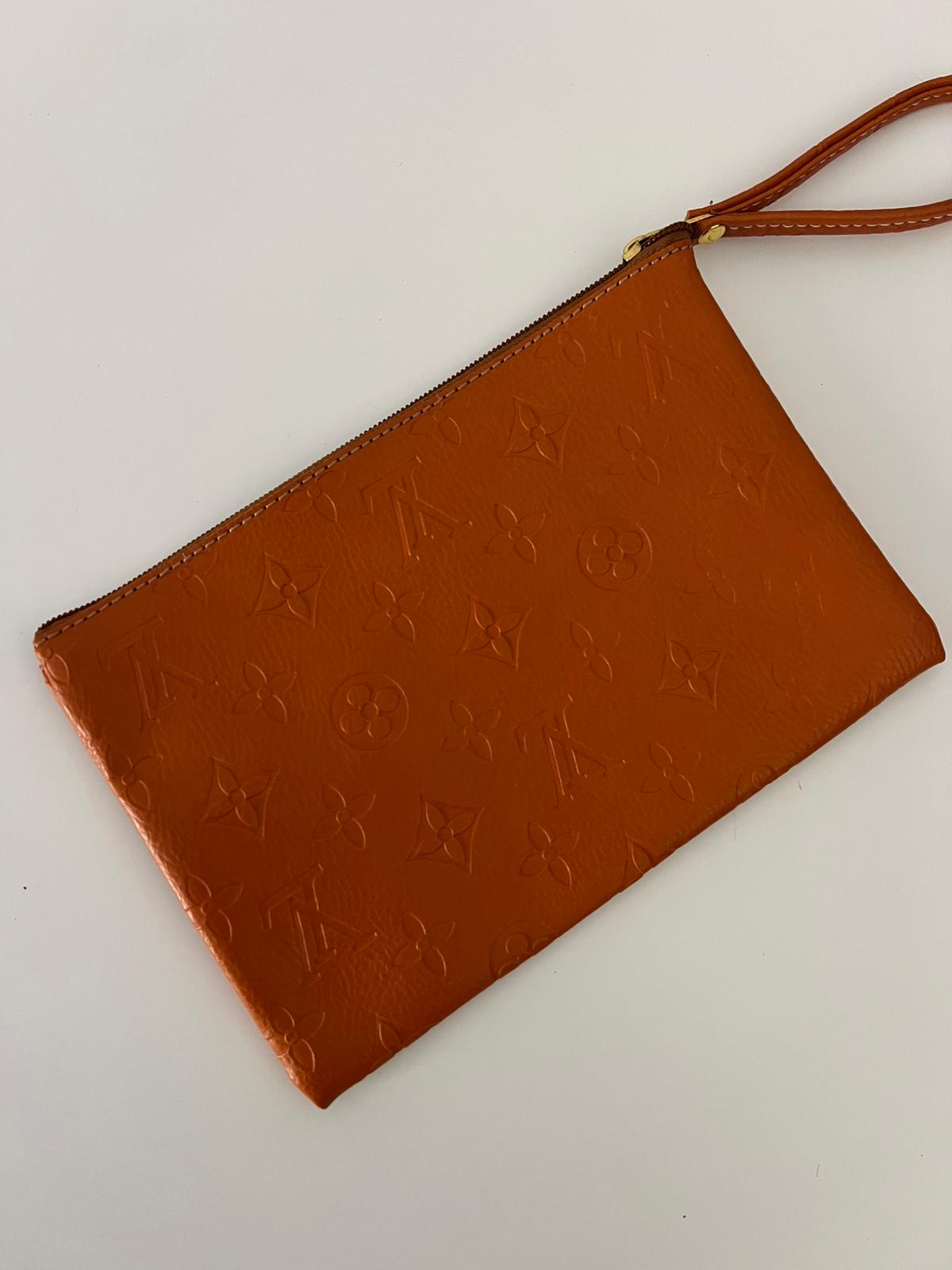 Pochette Louis Vuitton monogram embossed arancio - immagine 2